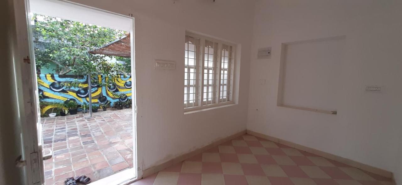A Loft Vandrehjem Alappuzha Eksteriør billede
